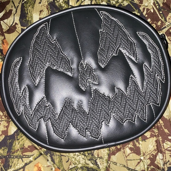 Love pain and stitches black on black textured Raving Stark TRADE - Picture 1 of 4